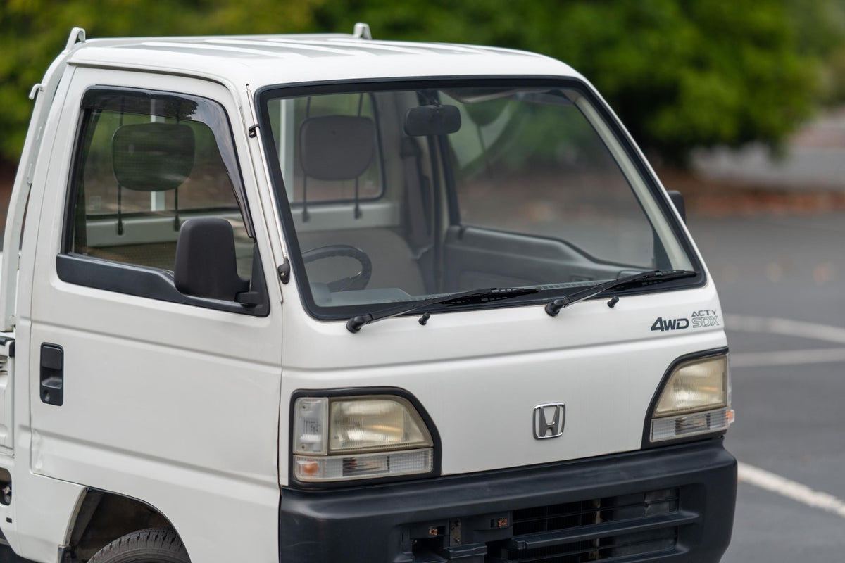 Windshields: Honda Acty